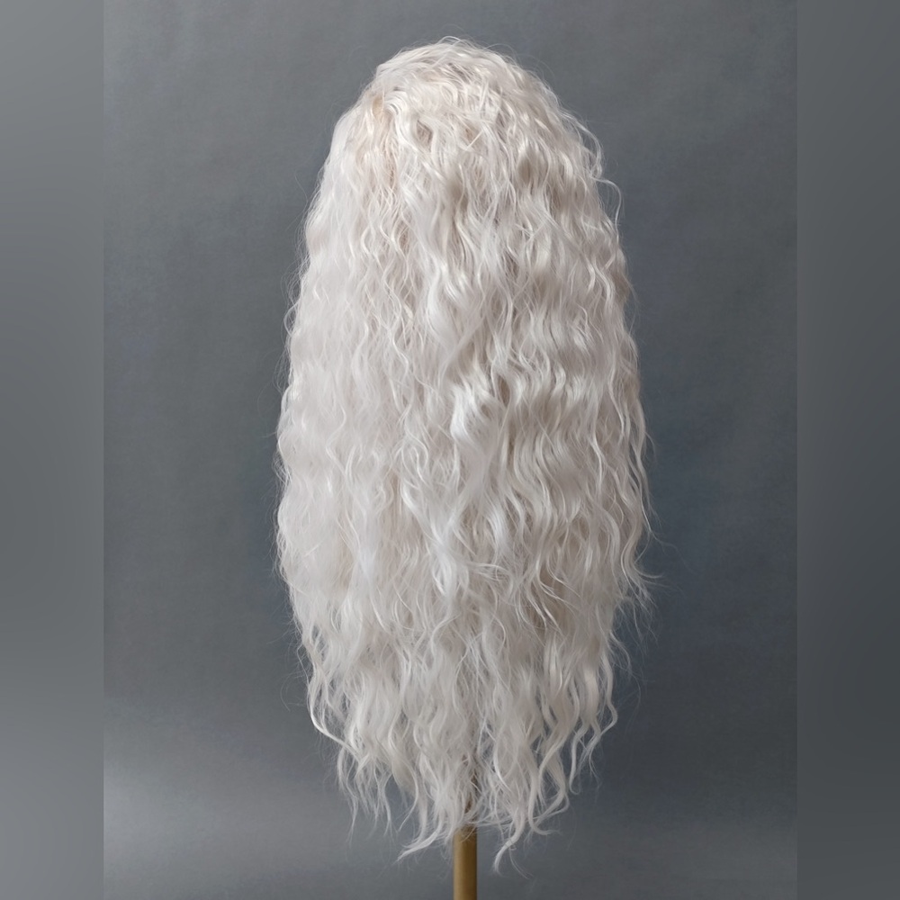 Lace Front Silver Gray Long Heat Resistant Wig - Picture 5 of 9